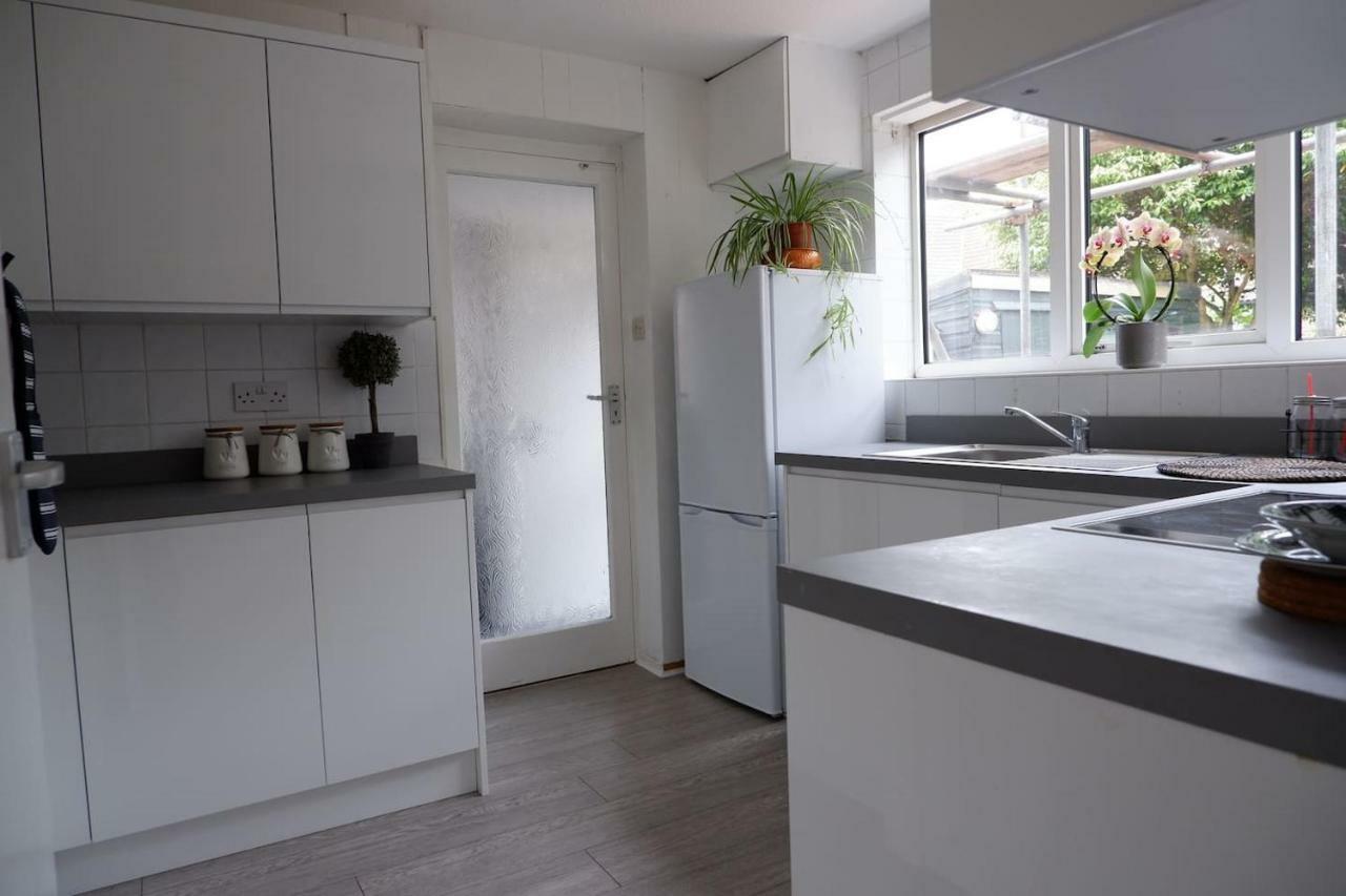 Idyllic 3-Bed House. 5-Min From Channel Tunnel Villa Folkestone Ngoại thất bức ảnh